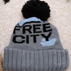 Freecity Gray and Black Pom-Pom Hat